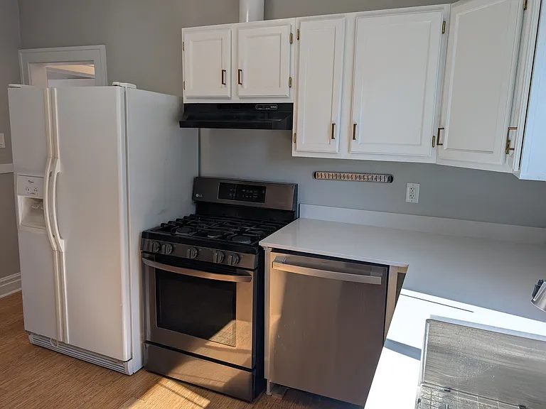 1298 Marshall Ave — Photo 4
