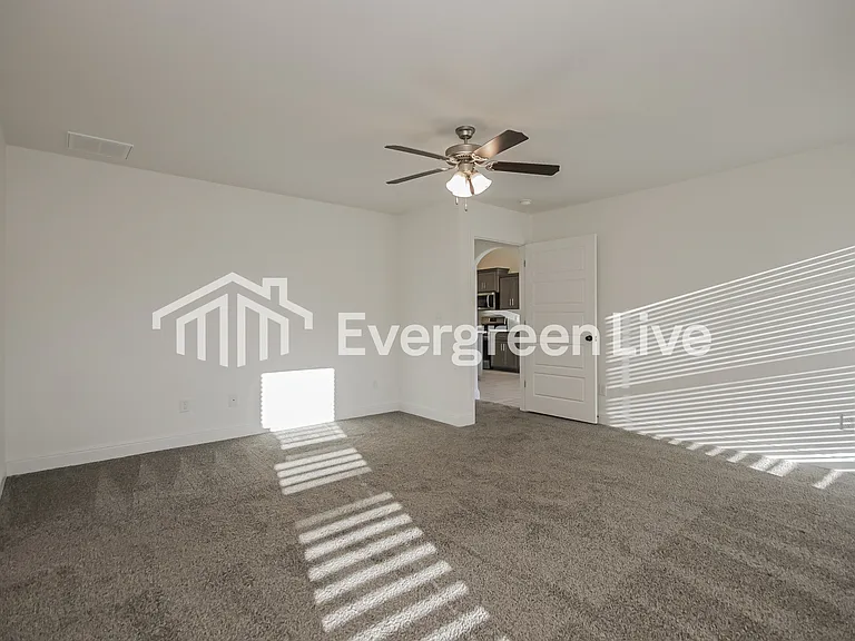 5907 Hoover St — Photo 3