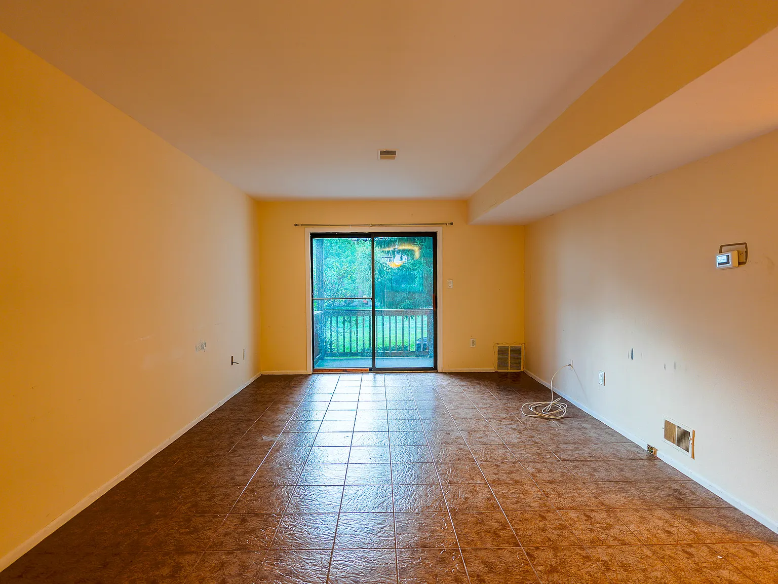 1 bed, 982 sqft, $1,900 — Photo 4