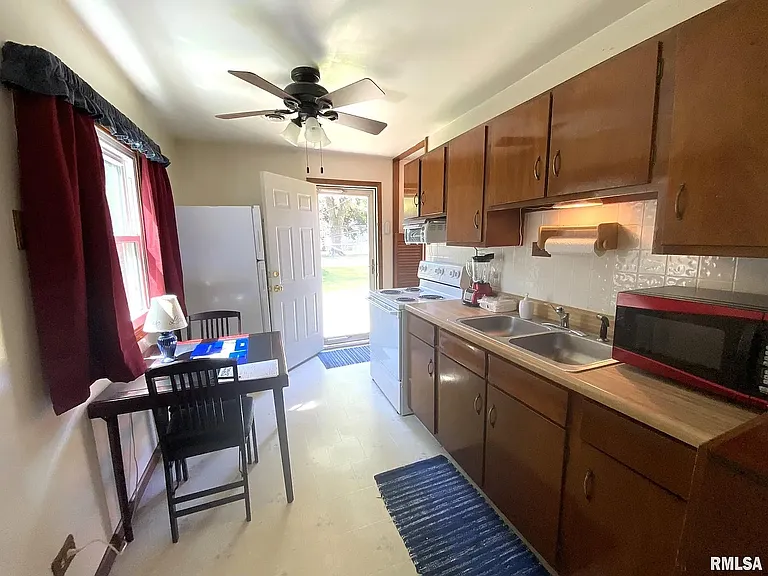 2845 S Hoover Ave — Photo 9