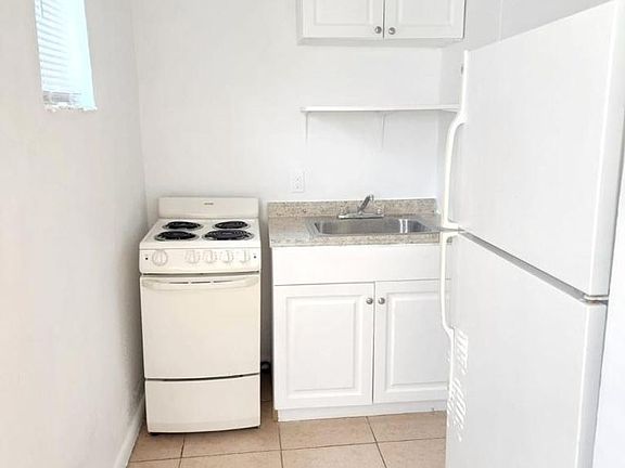 4th image of 7535 NE 2nd Ct APT 1