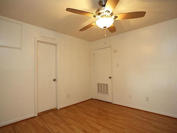 4th image of 1906 Binz St #2