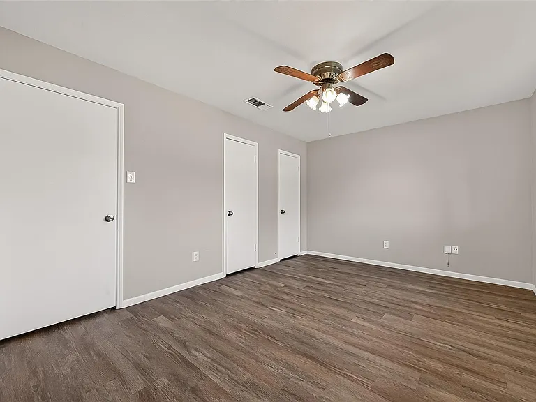 4923 Sandalwood Ave — Photo 15