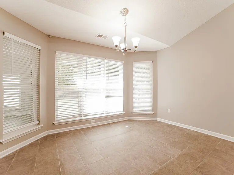 7089 Willow Point Dr — Photo 5