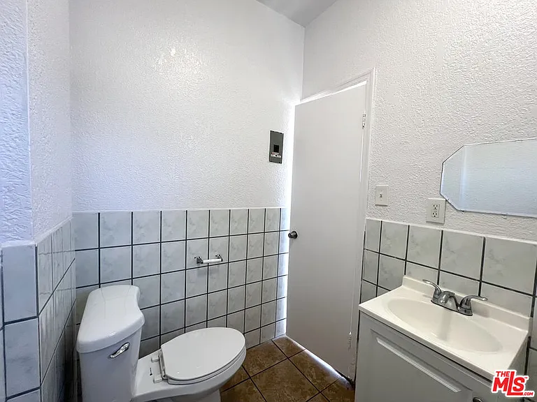 345 W 45th St #7 — Photo 9