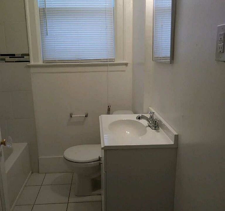 C 3792 Clements bathroom