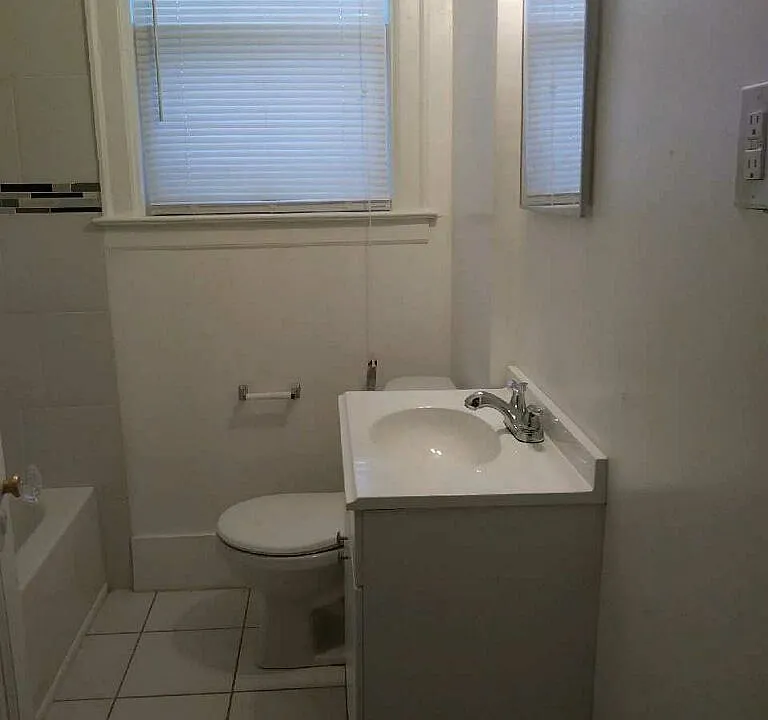 C 3792 Clements bathroom