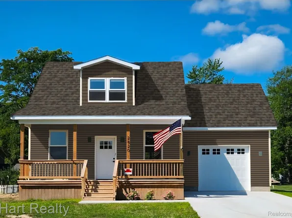2796 Angle St, Marlette, MI 48453