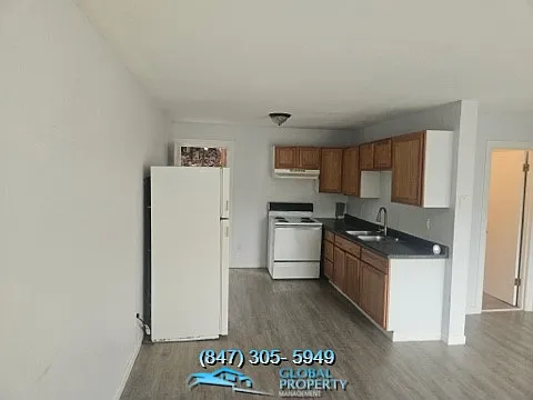 Lakefront Apartments — Photo 62
