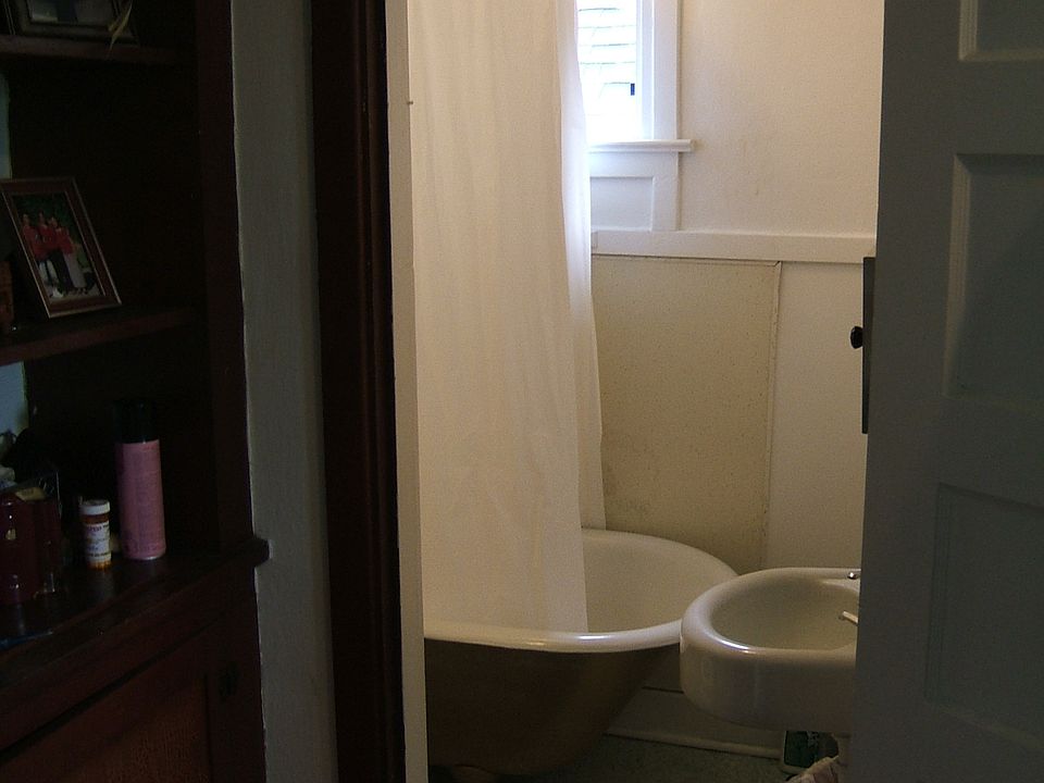 2nd image of 414 N Yakima Ave #6-A