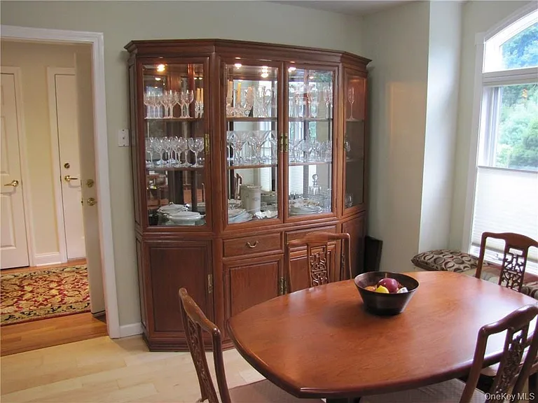 848 Heritage Hls — Photo 5