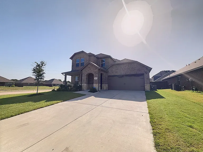218 Alice Springs Ln — Photo 2