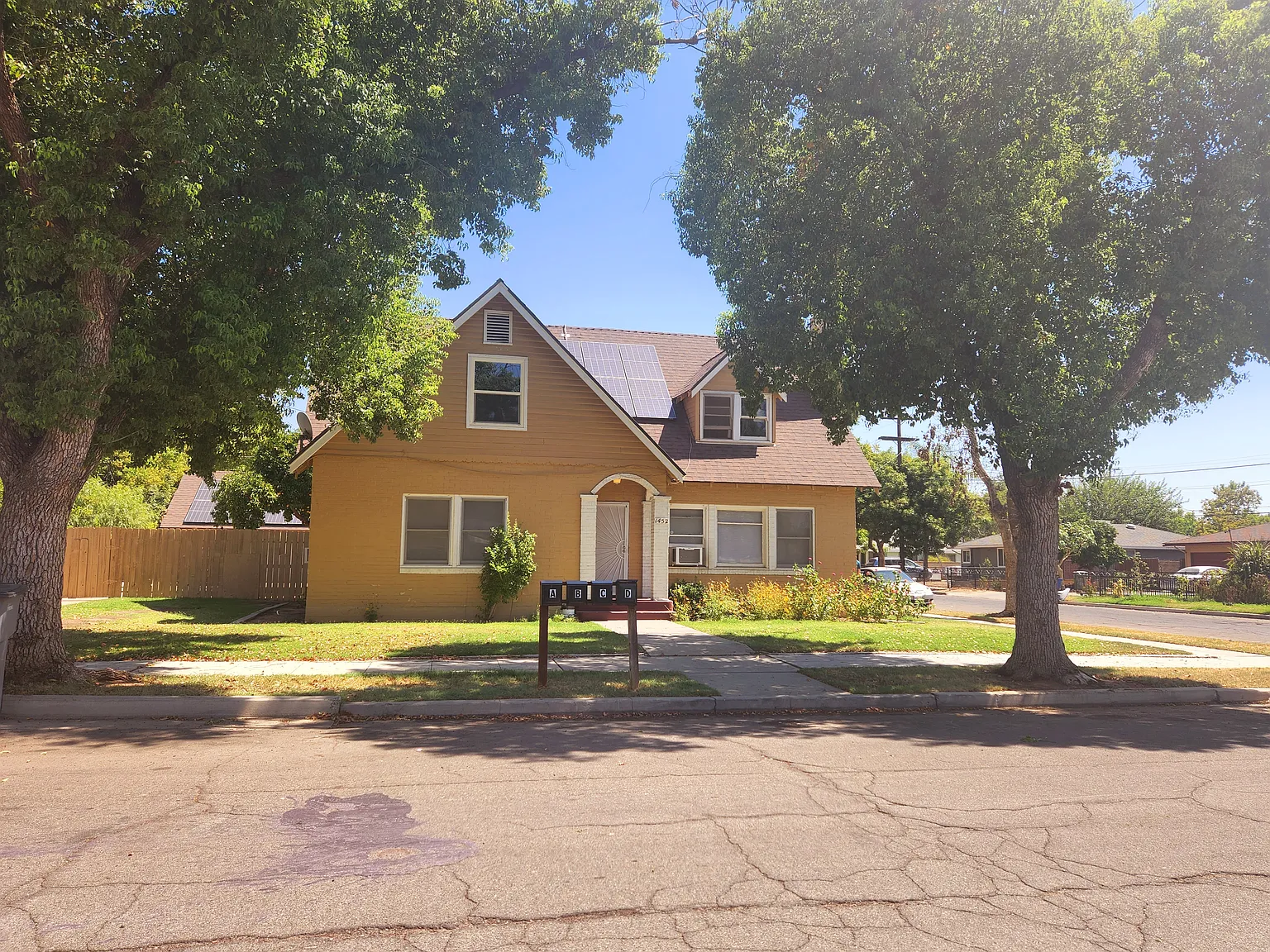 1452 N 5th St APT C photo 1