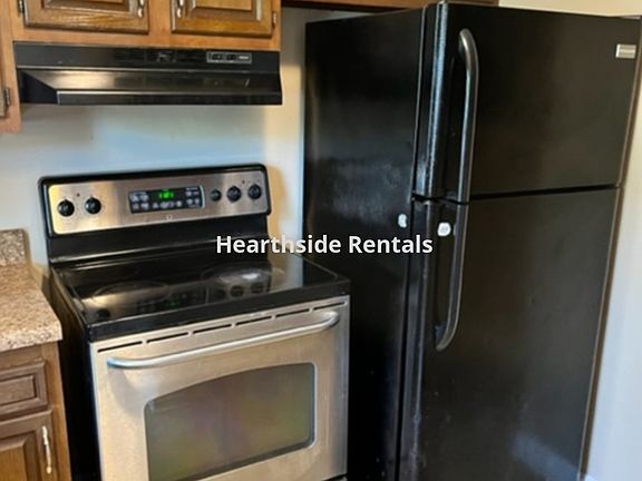 3rd image of 132G Oakmont Dr