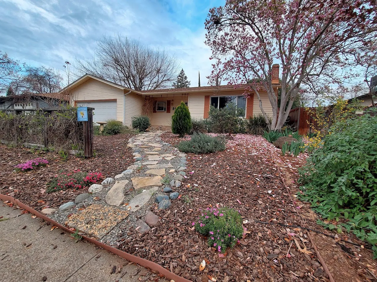 844 Kern Street - House — Photo 1
