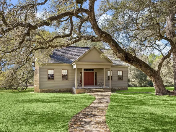 207 Bauer Rummel Rd, Round Top, TX 78954