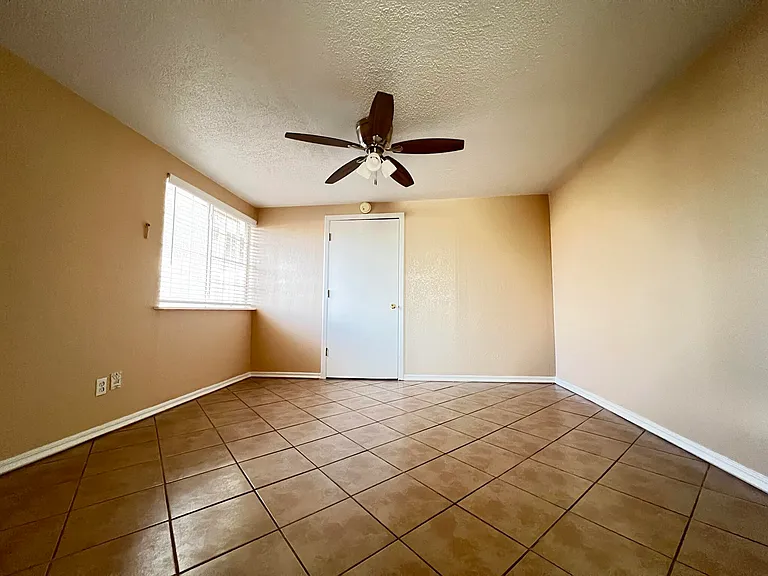 2713 Fir St #B — Photo 12