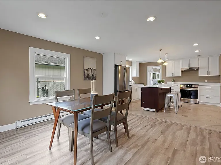 2619 S 15th St — Photo 5