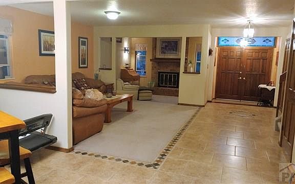 3rd image of 13 Silverweed Ct