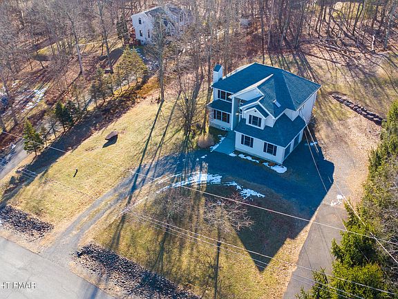 4th image of 902 Thornberry Ct