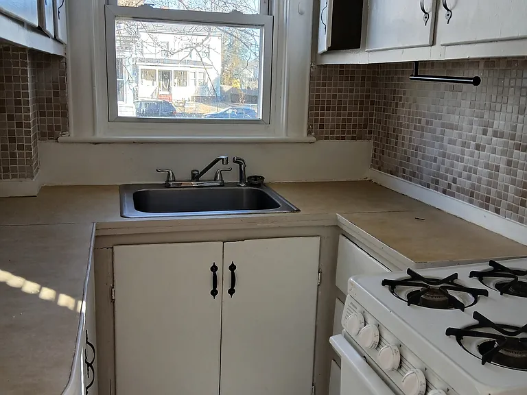 229 Rock St — Photo 6