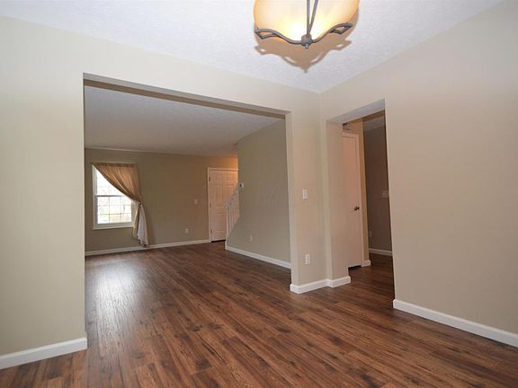 5th image of 5101 Blossom Ct