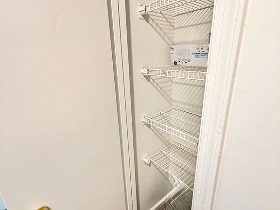 5th image of 2628 Shoop Ave APT E