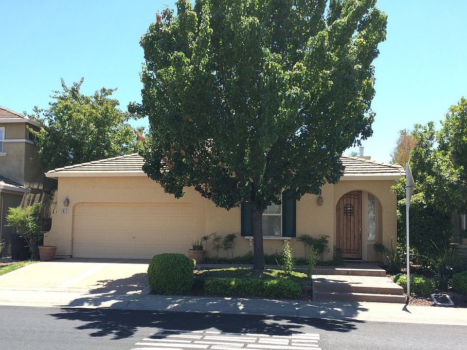 1st image of 1817 Stonecrest Dr