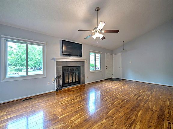 4th image of 2225 Rockwater Ter