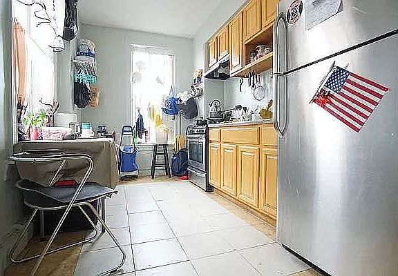 3rd image of 669 Halsey St APT 3L