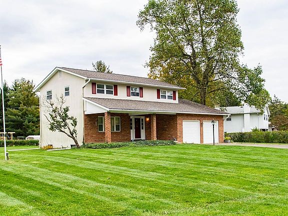 2nd image of 70 Lorraine Blvd