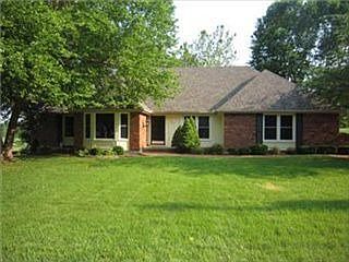 1st image of 504 NW Golfview Dr