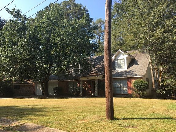 2nd image of 3267 Bienville Dr