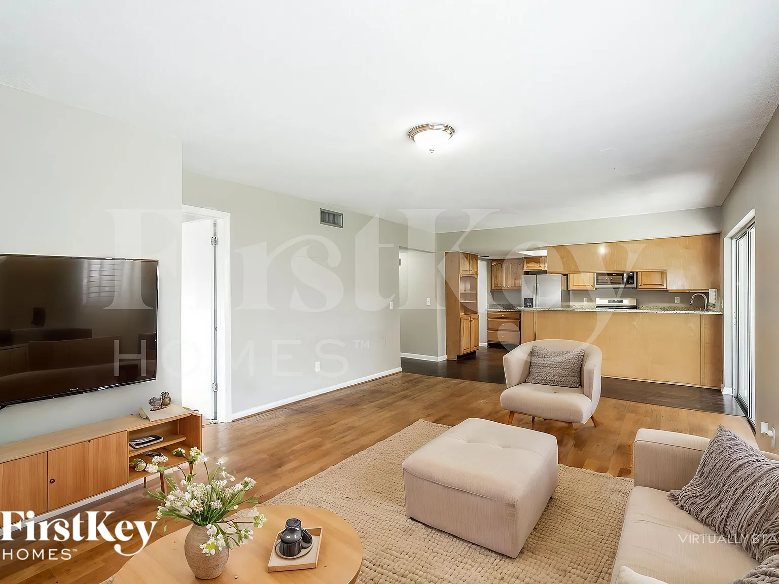 4 bed, 2.5 bath, 2216 sqft, $2,665 — Photo 3