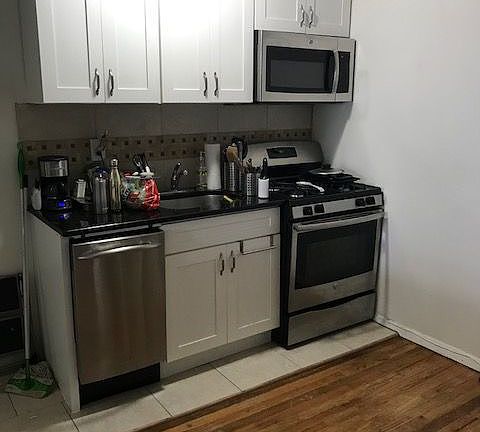 5th image of 175 Hawthorne St APT 4H