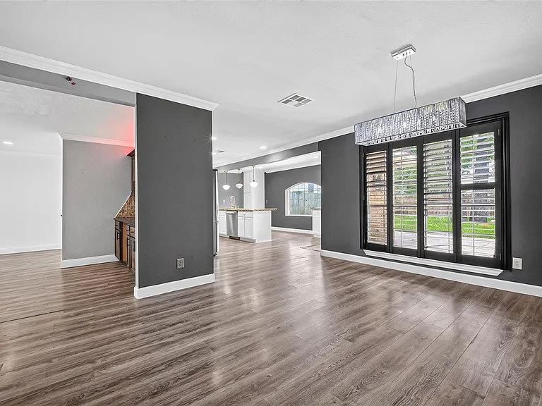 7713 Yoe St — Photo 11
