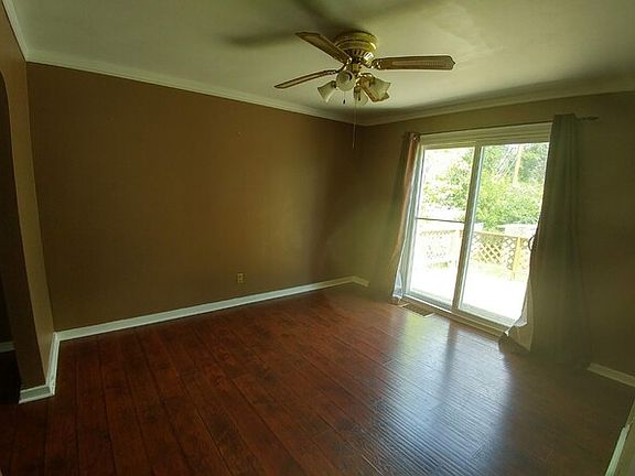 3rd image of 10539 136th St NW