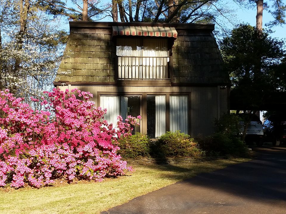 1st image of 772 Country Club Dr