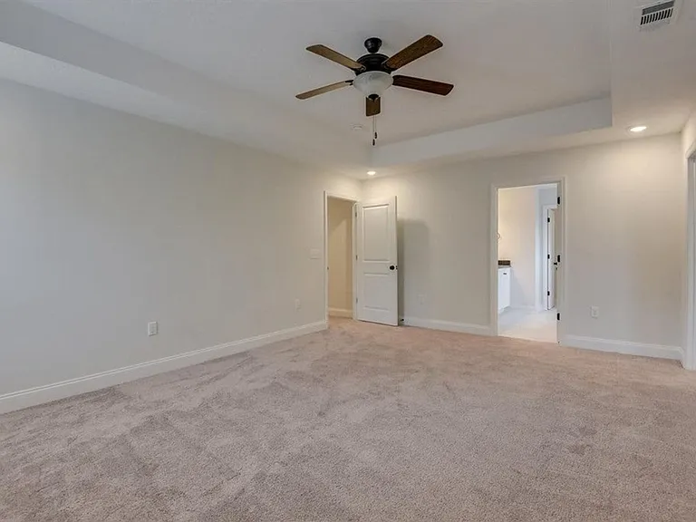 1011 Spotswood Cir — Photo 24
