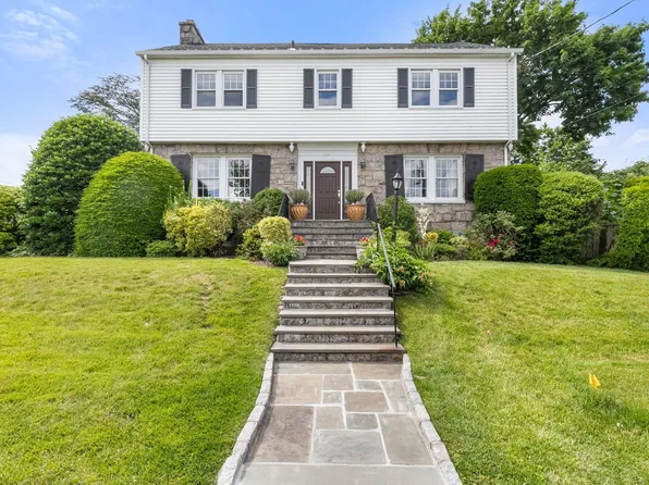 22 Foothill Road, Bronxville, NY 10708