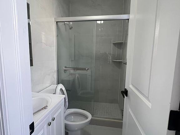 4th image of 2020 W 11th St APT 2F