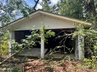 948 Jamie Dr, Chipley, FL 32428