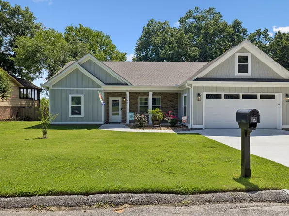 904 Wesley Dr, Hixson, TN 37343