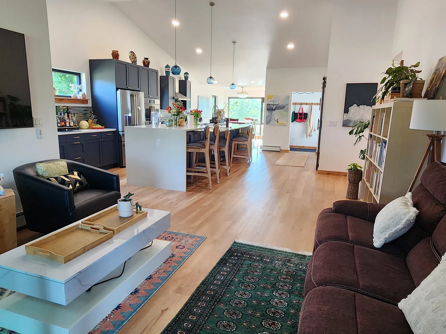 3 bed, 3044 sqft, $1,000 — Photo 3
