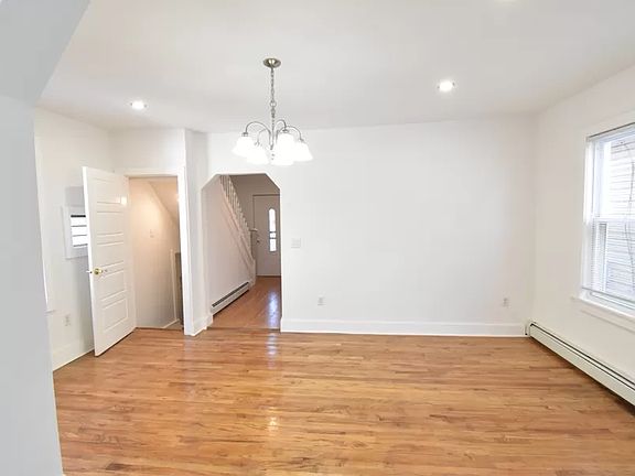 4th image of 1618 Redfern Ave