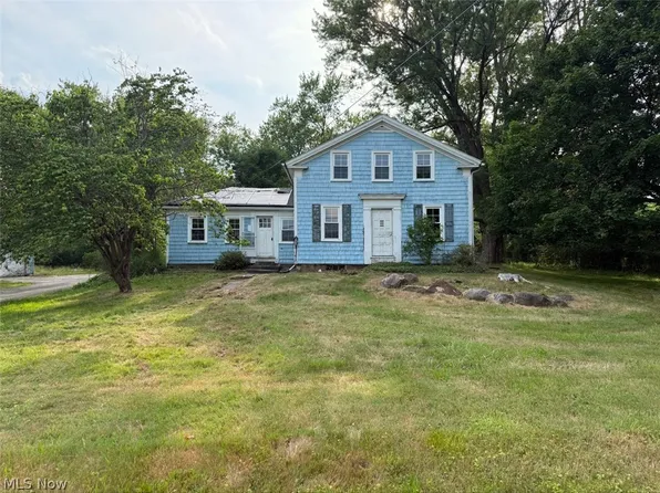 5116 Chillicothe Rd, Chagrin Falls, OH 44022