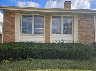 9259 Aspen Ln, Des Plaines, IL 60016