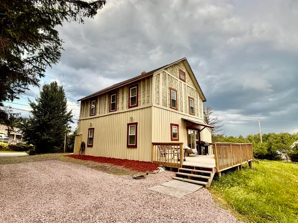1443 Hamlin Hwy, Lake Ariel, PA 18436