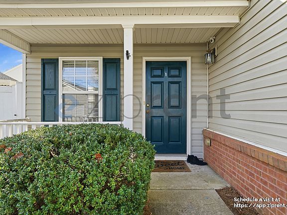 3rd image of 122 Swanee Ln