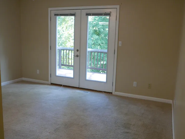 8 Bates Dr — Photo 4